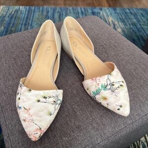 CL by Laundry Women's Cream Floral Loafers